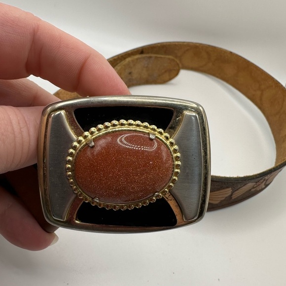 Tooled Leather Belt & Buckle with Oval Stone Women’s Size 32 Made in U.S.A. Gold